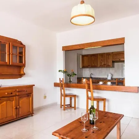 Lpc Two Bedrooms With Wifi, Pool, Near The Beach *